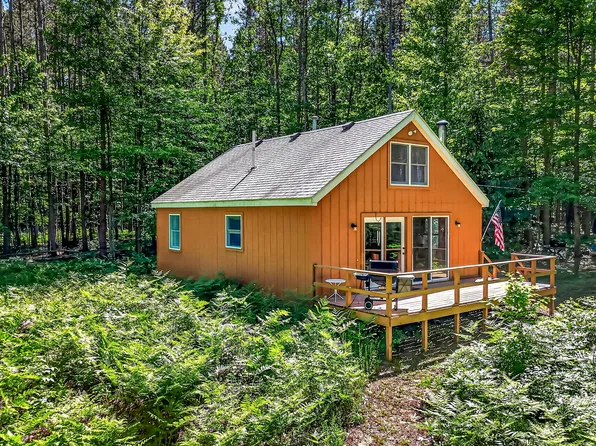3821 W Baseline Rd, White Cloud, MI 49349