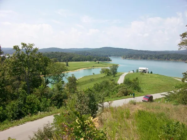 Brittney Ln, Sharps Chapel, TN 37866