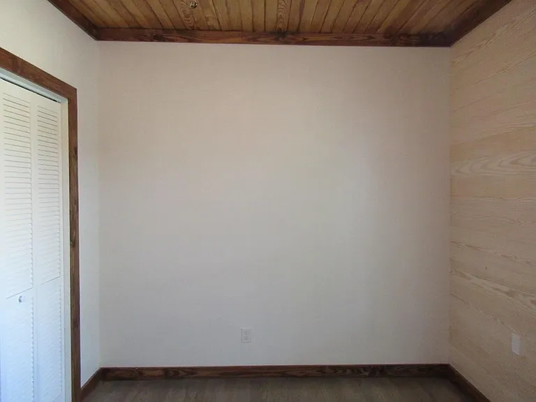 1601 W Main St — Photo 16