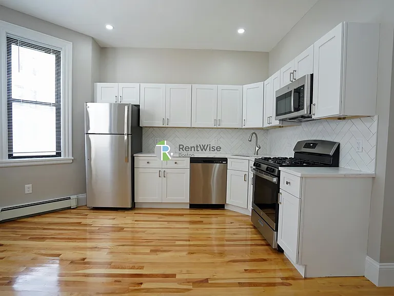 76 Gardner St #C1 — Photo 9
