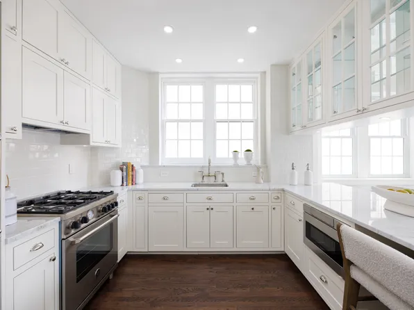 929 Park Avenue 12C image 3 of 9