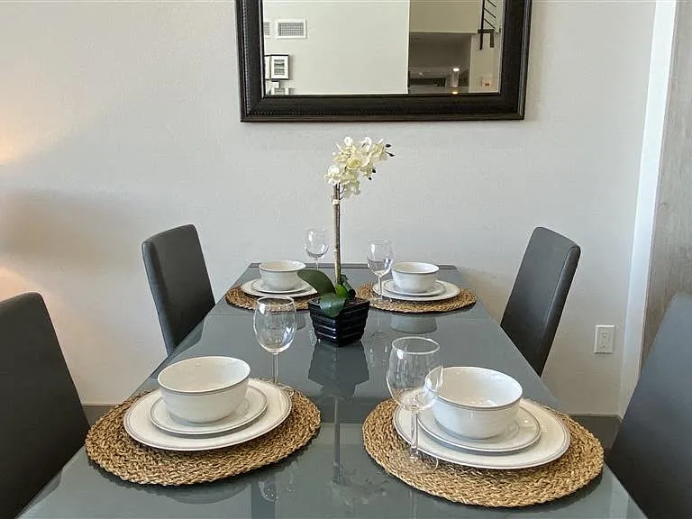 5100 Wilshire Blvd — Photo 21