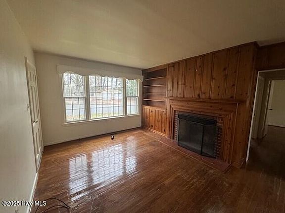3rd image of 1000 W Memorial Drive