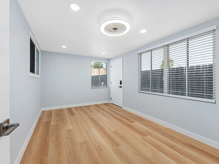 4048 Marzo St — Photo 10