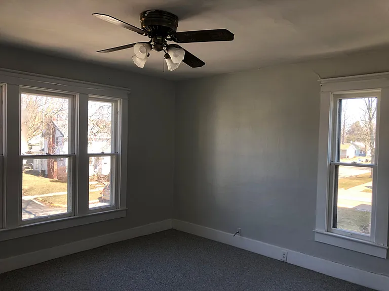 910 E Fort Wayne St — Photo 19