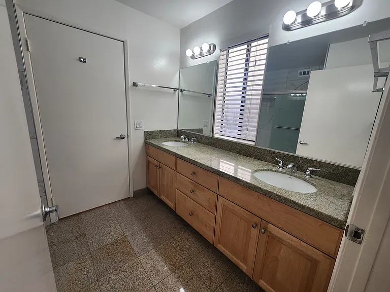 626 N Isabel St #202 — Photo 8