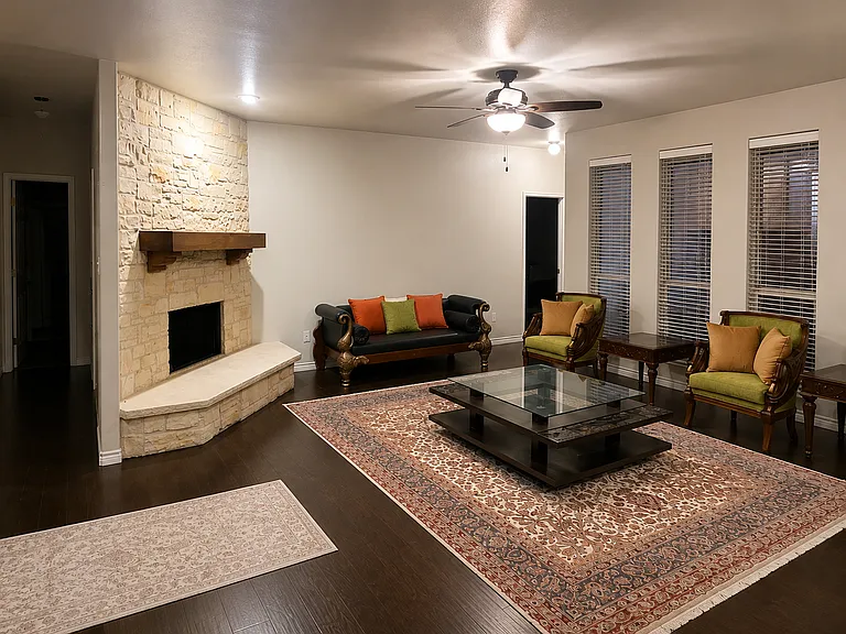 1622 Lake Travis Dr — Photo 6