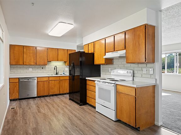 3rd image of 1231 Eaton St