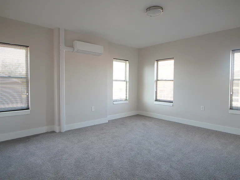 301 Perry St #D — Photo 3