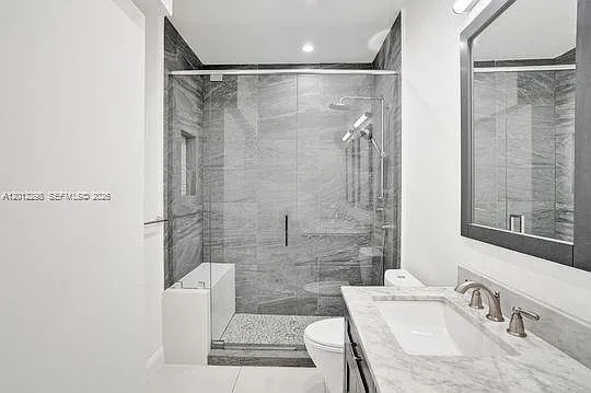 90 Edgewater Dr #Penthouse 18 — Photo 7