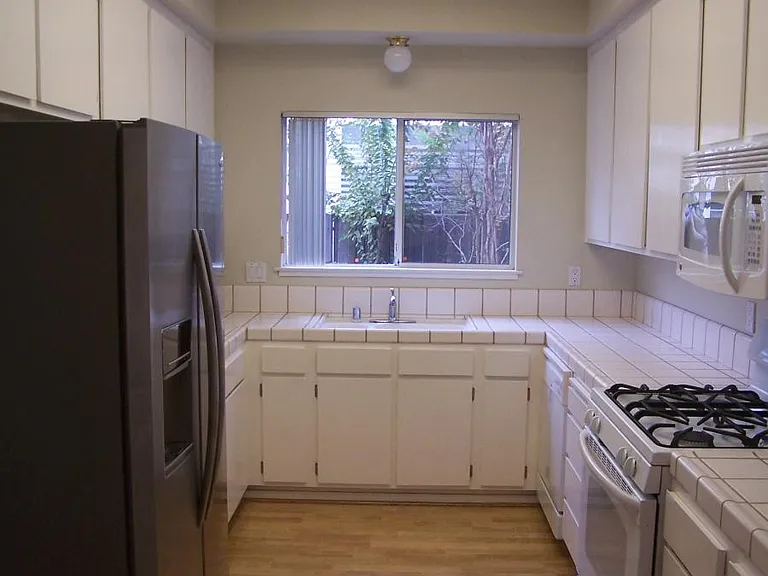 3125 Woods Cir — Photo 6