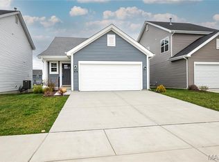 295 Crestfield Ct, Saint Charles, MO 63301