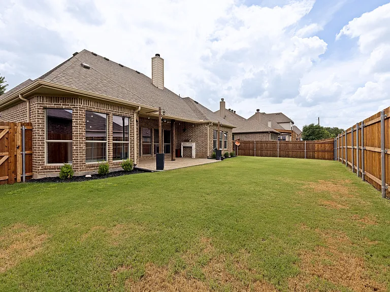455 Chisholm Trl — Photo 23
