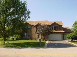 447 Knoch Knolls Rd, Naperville, IL 60565