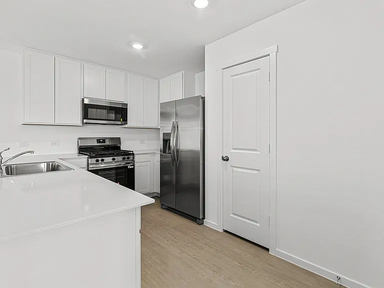 2209 Marshall Dr — Photo 3