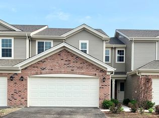 705 Wellington Ln, Cary, IL