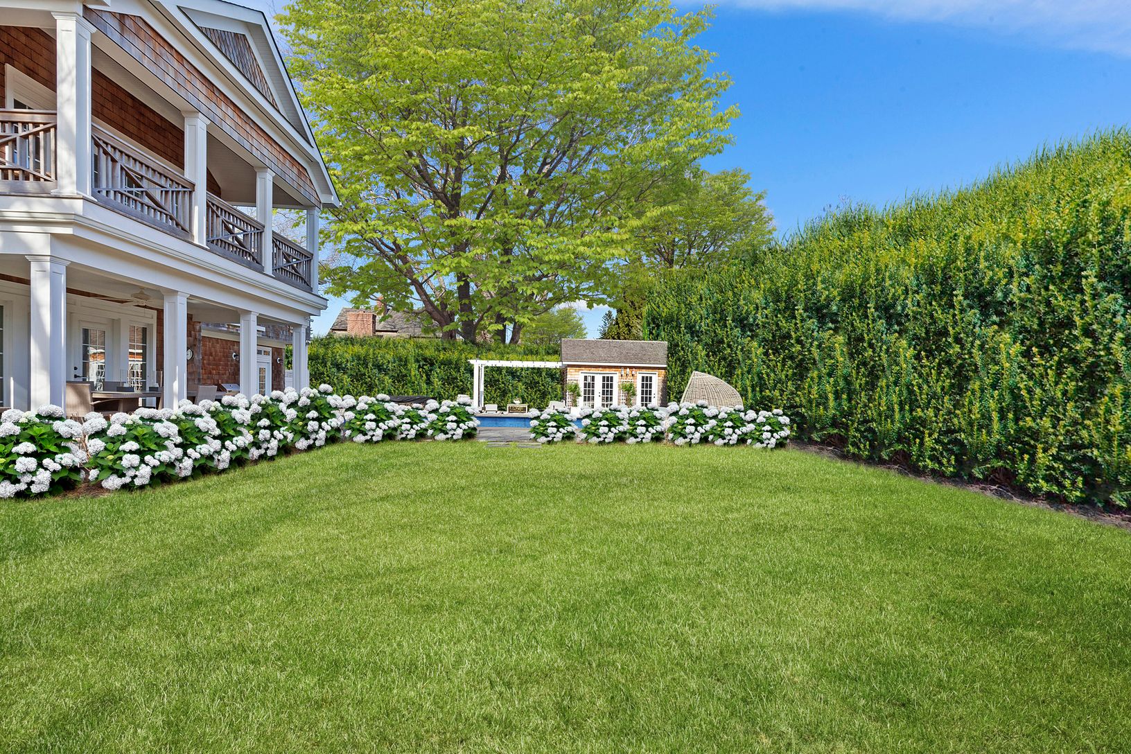  Private Backyard
