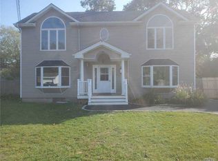 8 Ann Rd, Mastic Beach, NY 11951