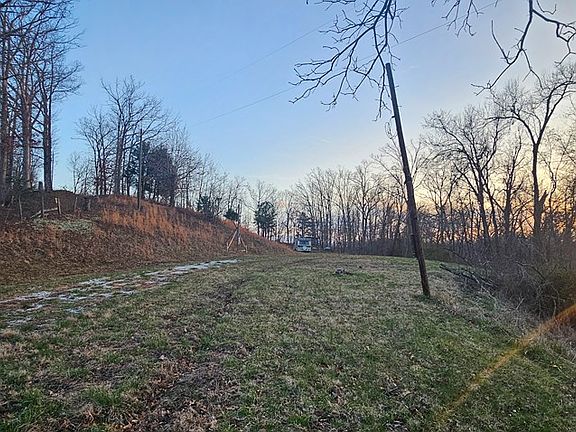 5th image of 127 Diamond Ridge Rd