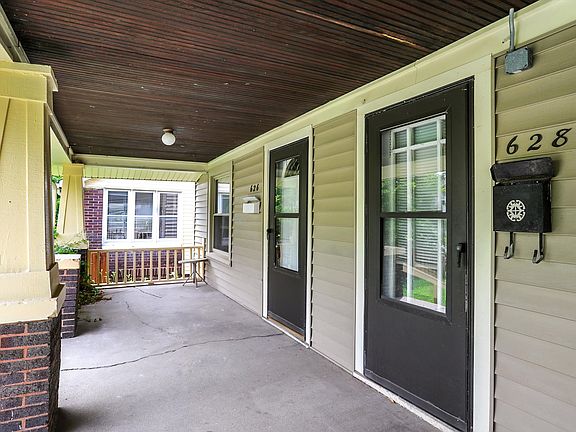 3rd image of 628 N Riley Ave