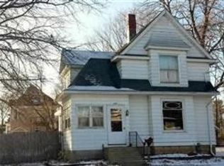 402 S 2nd St, Oregon, IL 61061