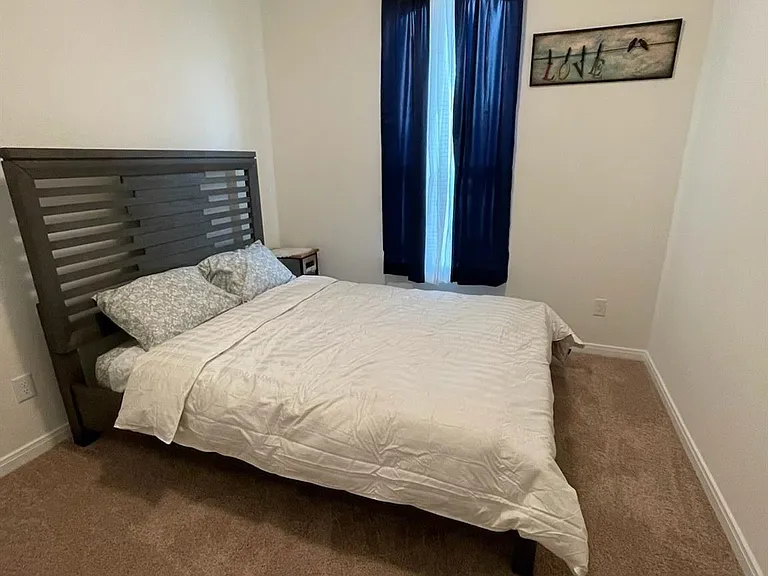 3019 Kastania Ln N — Photo 13