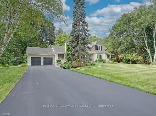 7 Colonial Cres, Oakville, ON L6J 4K8