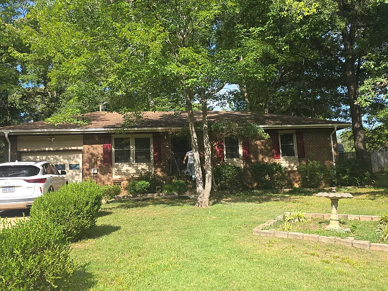 717 Sharon Dr — Photo 1