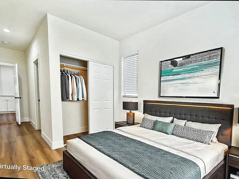 230 N Burlington Ave #A — Photo 3