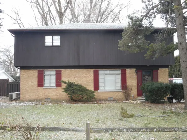 621 W Larkdale Ln, Mount Prospect, IL 60056