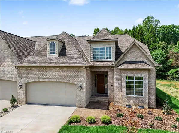 14 Creswell Manor Dr, Greensboro, NC 27407