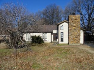 5956 Raintree Dr, Memphis, TN 38115