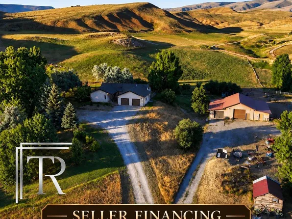 2241 Squaw Creek Rd, Lander, WY 82520