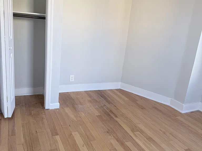 425-427 3rd Ave #B — Photo 22