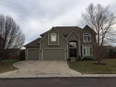 460 NE Lakes Edge Dr, Lees Summit, MO, 64064