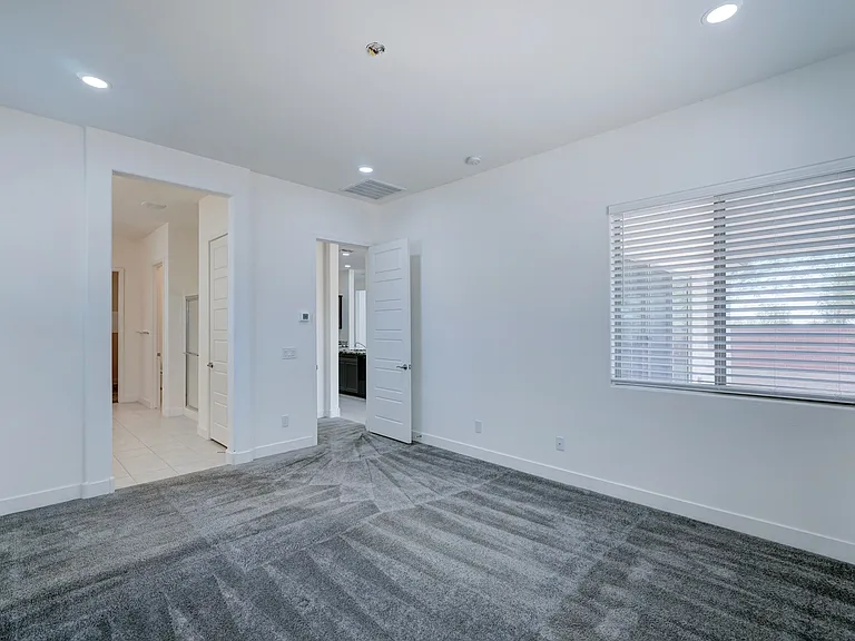 13533 N 146th Ln — Photo 34
