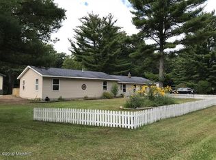 6511 Russell Rd, Twin Lake, MI 49457