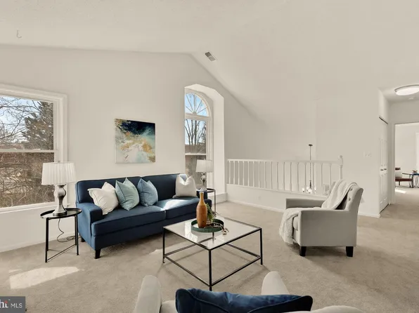 7602 Lakeside Village Dr APT N, Falls Church, VA 22042