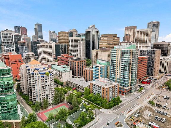 4th image of 804 3rd Ave SW #104