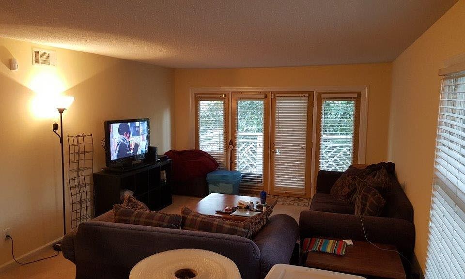 Living Room facing deck