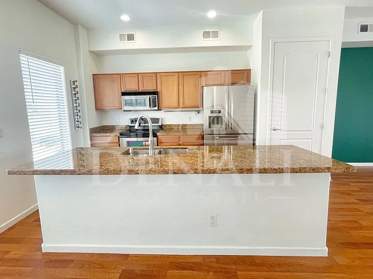 4637 E Culver St — Photo 6