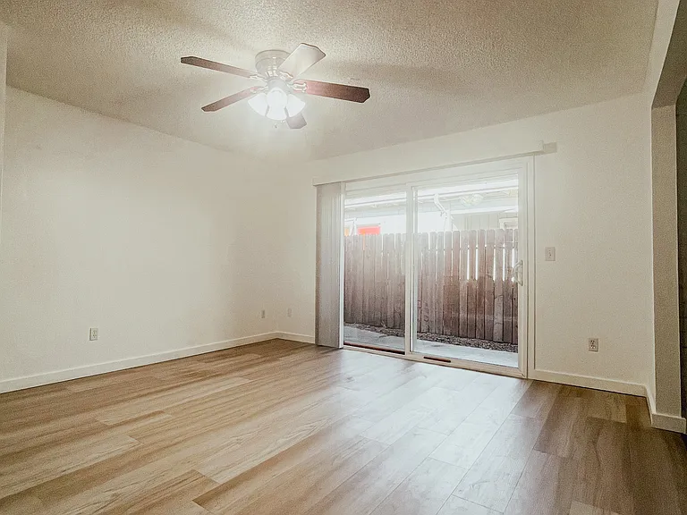 1013 Clinton Rd #1013 — Photo 5