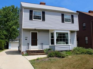 4349 Groveland Rd, University Heights, OH 44118