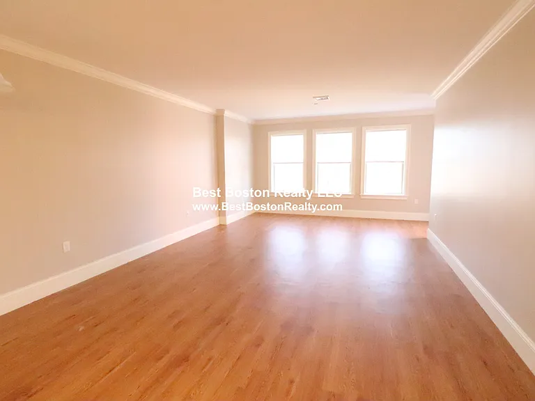 286 Main St #104 — Photo 3
