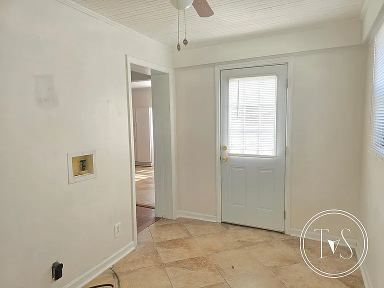 304 Turnberry St — Photo 7
