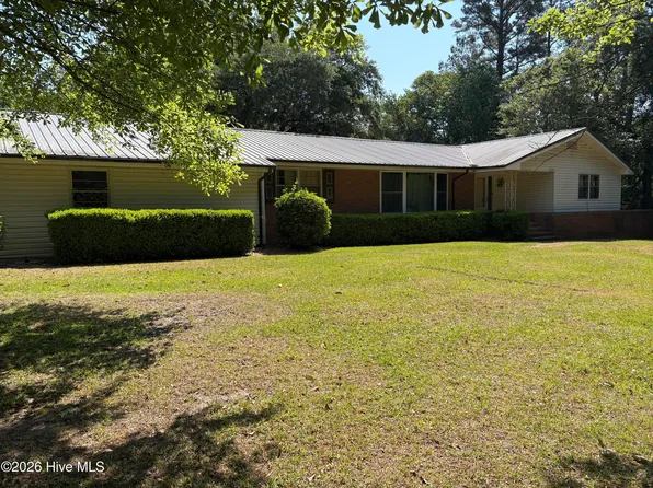 32 Dogwood Lane, Whiteville, NC 28472