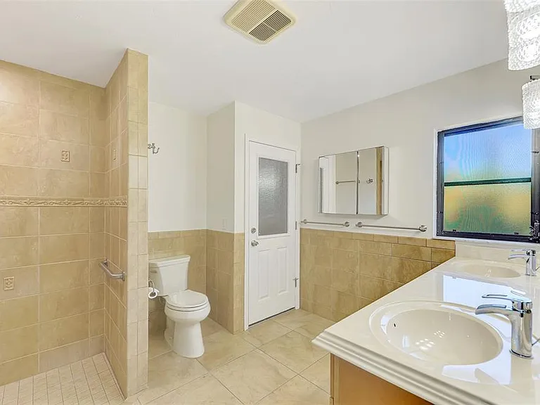 2340 Palmetto St — Photo 30