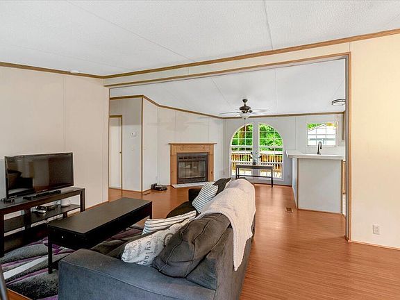 4th image of 30 Green Valley Dr