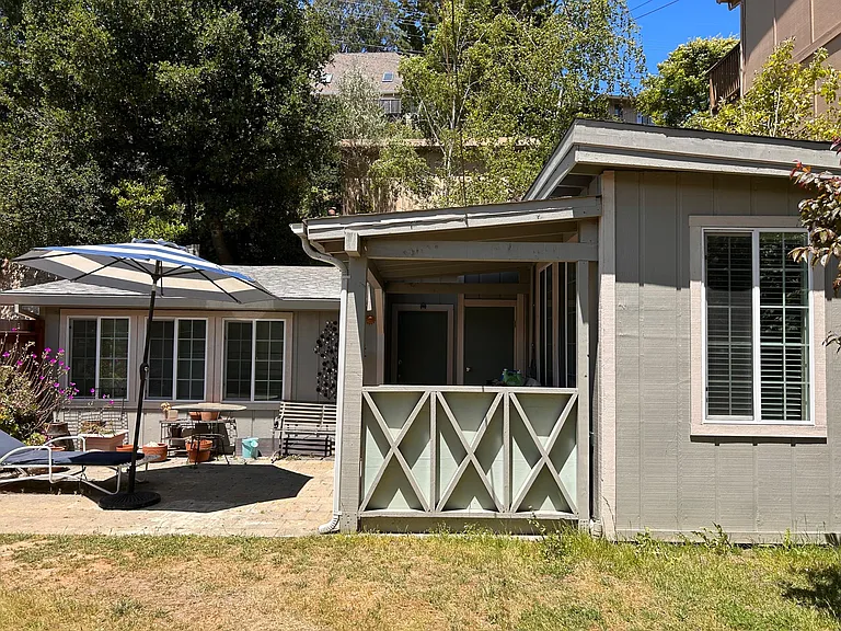 330 Shoreline Hwy #REAR COTTAGE — Photo 9