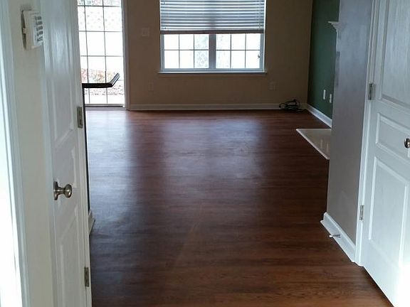 foyer to family room